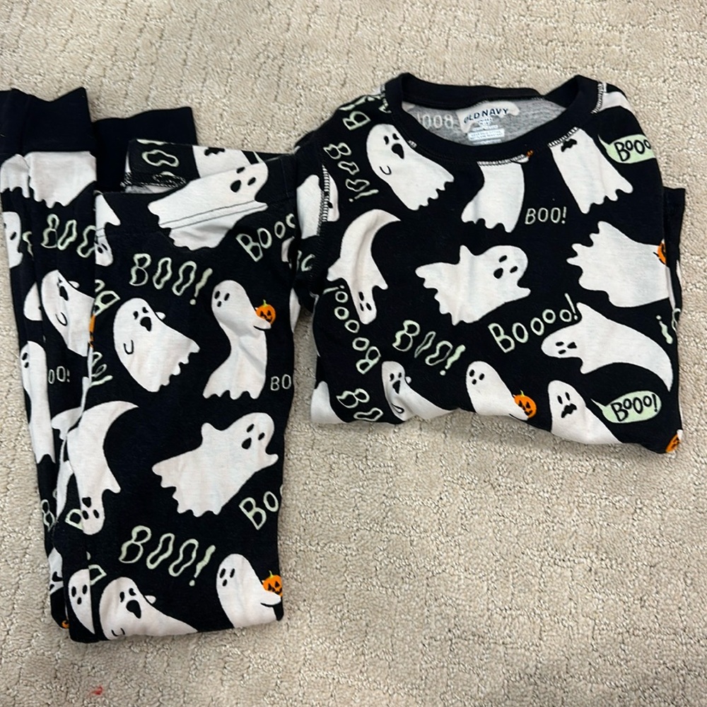 Old Navy kid size 8 ghost pajamas
